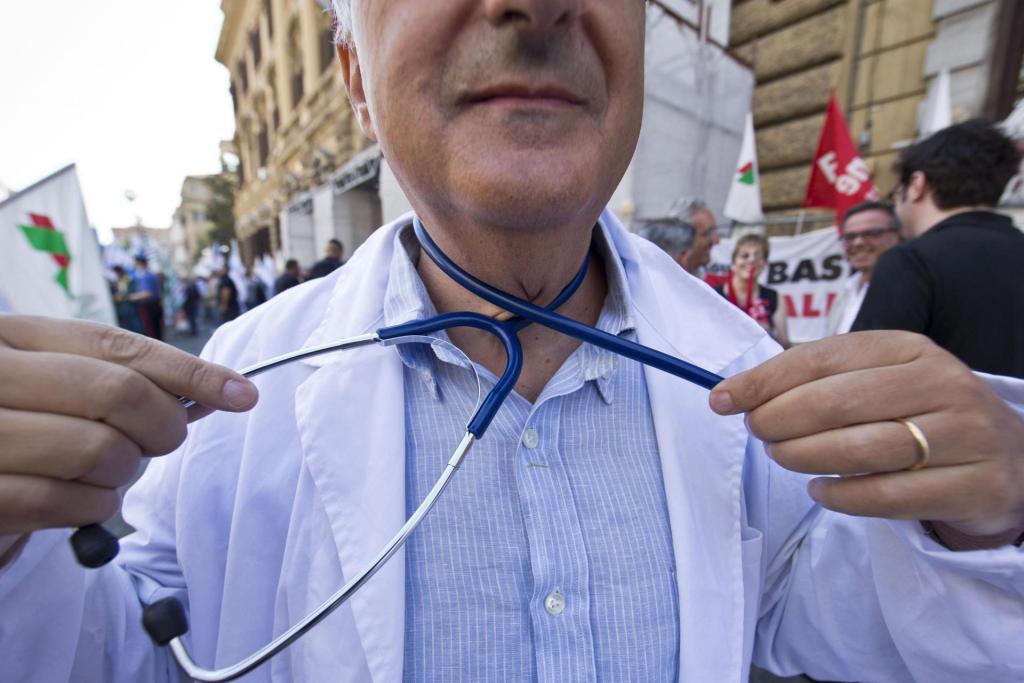 ¿Qué es un estetoscopio? EFE/Massimo Percossi