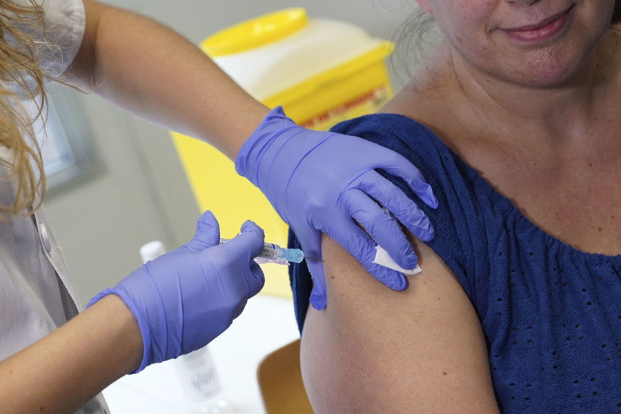 Imagen de archivo de una vacuna de herpes zoster. EFE/Nacho Gallego/Archivo