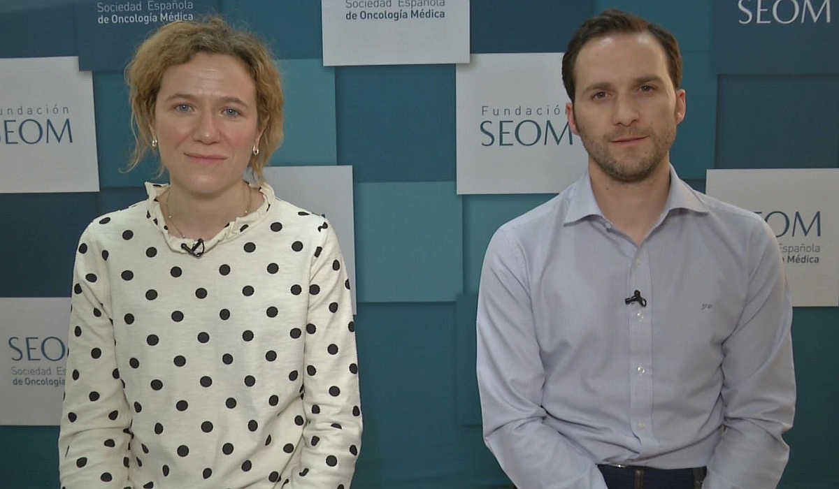 Los médicos oncólogos, Aitana Calvo y Guillermo de Velasco.