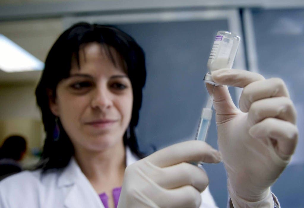 Campaña de vacunación contra la gripe AH1N1. EFE/Víctor Lax