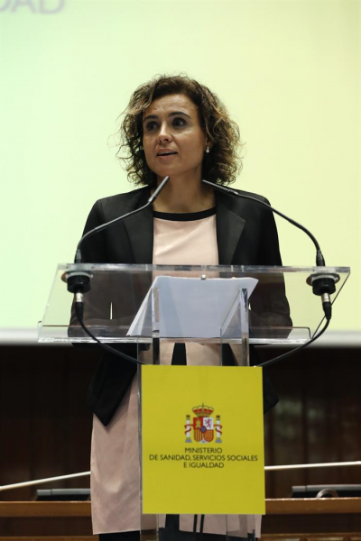 Dolors Montserrat pronunciando unas palabras en la toma de posesión de su cargo. EFE