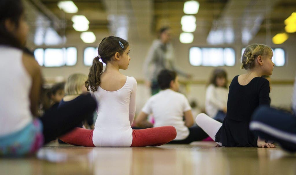 Niños y niñas en una audición de ballet. EPA/HANNIBAL