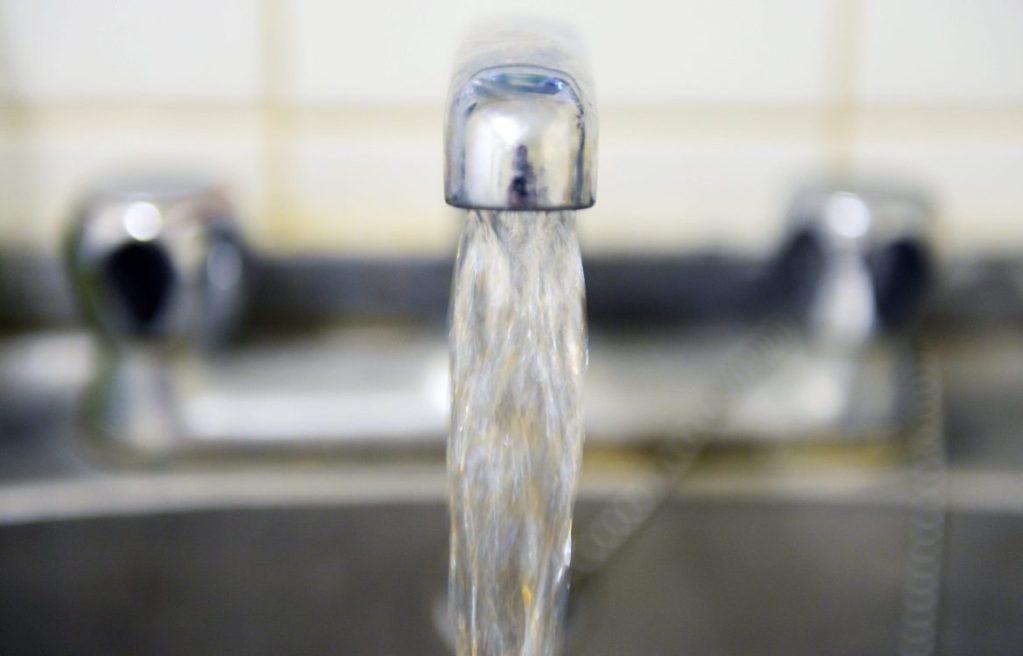 agua, salud, sostenibilidad, grifo 