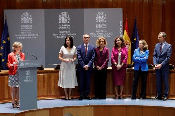 carcedo, ministra, dimisón, montón, posesión