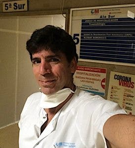 Alejandro Blanco durante su pertenencia al equipo de Enfermería UCI que luchó contra el coronavirus en el Hospital Clínico San Carlos de Madrid El enfermero de Emergencias, Alejandro Blanco