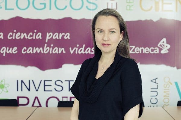 Fotografía de Ana María Mutis, nueva directora de recursos humanos de AstraZeneca España. Efesalud.com