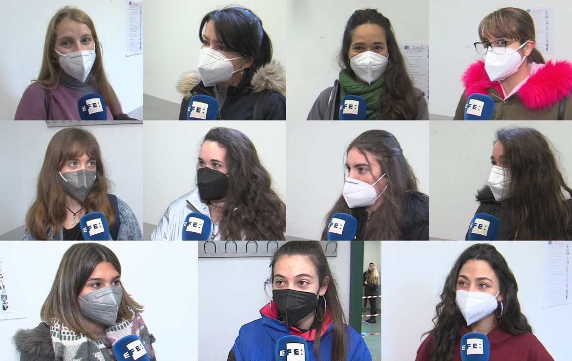 Marta, Mónica, Nuria, Laura, Érika, Noemí, Andrea, Judith, Rosario, Irene y Lourdes, estudiantes de Ciencias de la Educación en la Universidad Complutense de Madrid