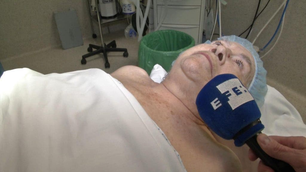 Dolores en el quirófano, paciente de 90 años de edad.