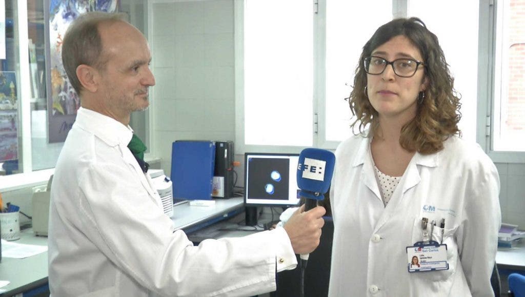 El doctor Eduardo López Bran entrevista a la bióloga Lidia Iglesias-efe