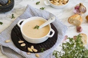 Granada, salsa de almendras, comida, platos, tradicional, granaíno, gastronomía, abecedario de la nutrición