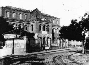 Hospital de La Princesa en su ubicación originaria del paseo de Areneros de Madrid. 