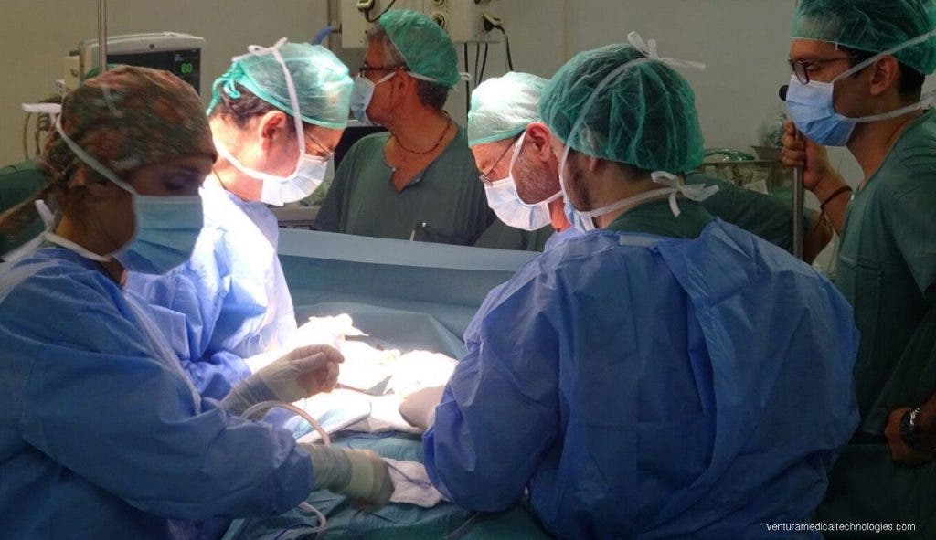 Intervención de la nueva técnica Pectus-up. Foto cedida por Hospital Rey Juan Carlos.