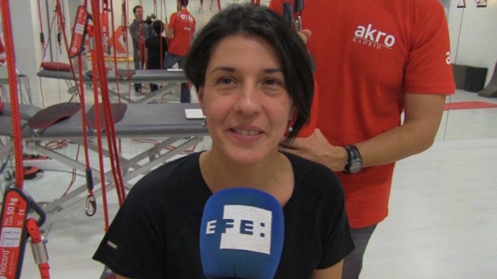 Isabel declara a micrófono de efesalud su satisfacción por haber usado la técnica Redcord