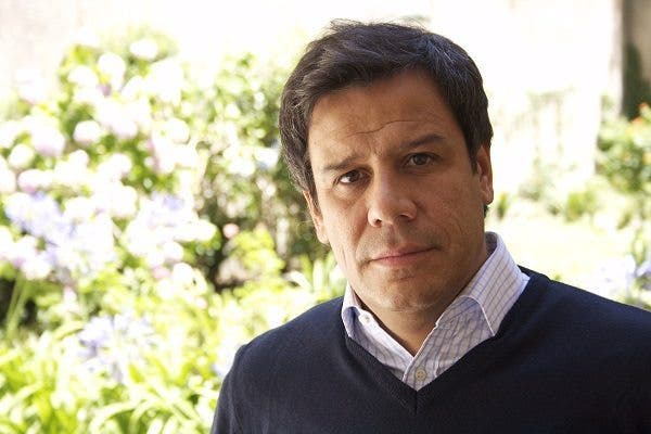 Fotografía del neurocientífico Facundo Manes en la presentación de su libro "Usar el cerebro". Efesalud.com