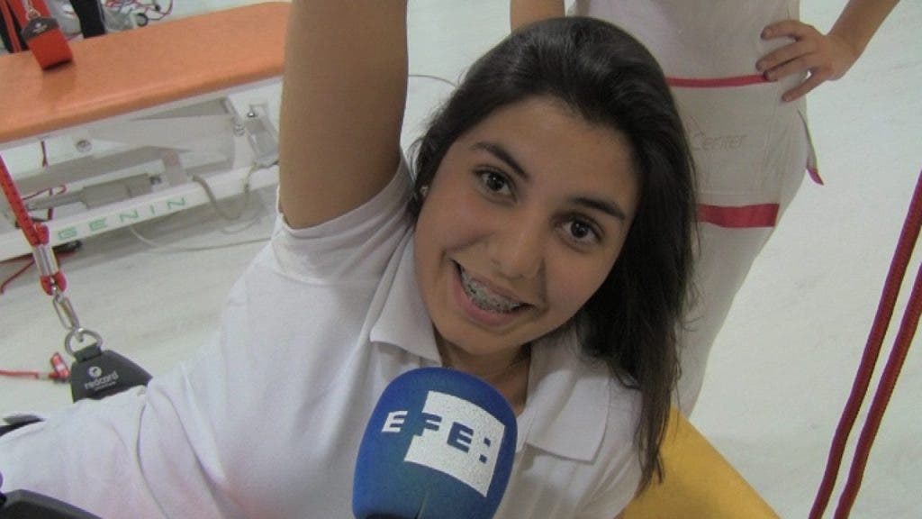 Fotografía de Rita, una jovencita de dieciséis años que nació con fórceps