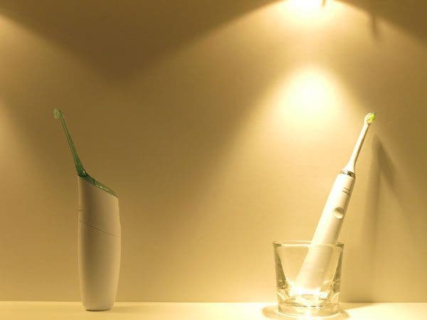 airflos, colonia, ids, odontología, diente El 40% de la superficie dental se encuentra entre los dientes