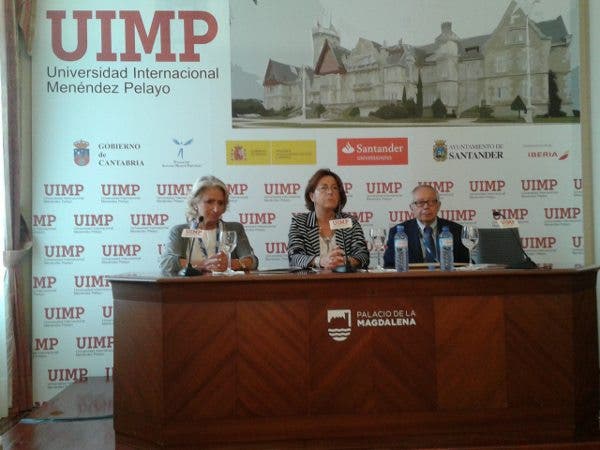 Presentación de la Propuesta estratégica para la farmacia del siglo XXI del Instituto de Formación Cofares en el curso anual de 2015. Efesalud.com