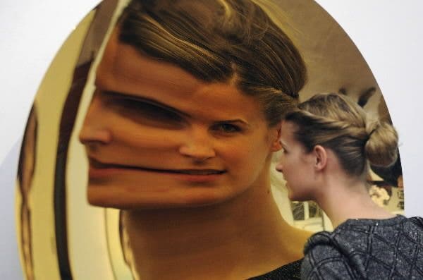 ¿Qué es la catoptrofobia? EFE/EPA/ANDY RAIN