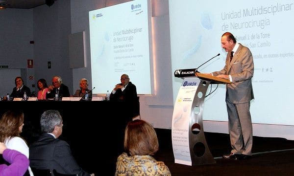El doctor Manuel J. de la Torre en la inauguración de la Unidad Multidisciplinar de Neurocirugía. Efesalud.com