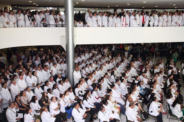 médicos