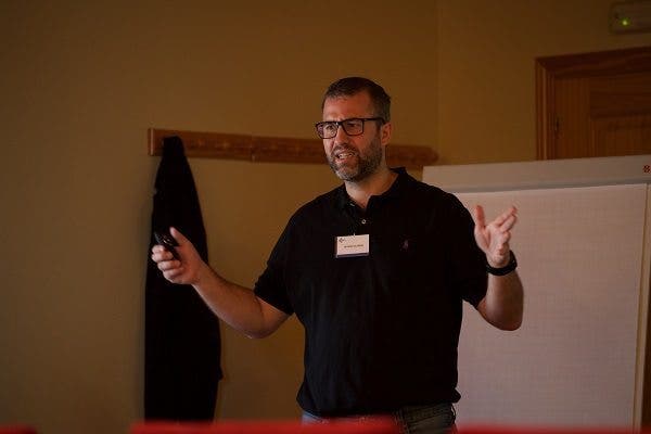 Imagen del doctor David Valcárcel durante el curso
