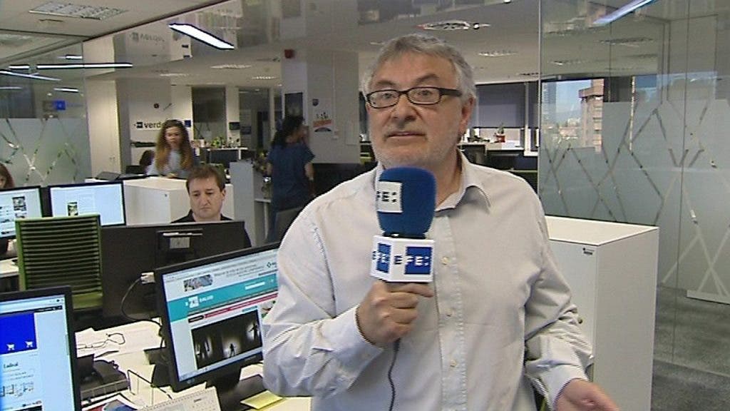 El director de EFEsalud, Javier Tovar, micrófono en mano. Efesalud.com