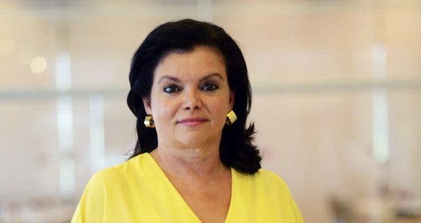 Primer plano de la nueva presidenta de los farmacéuticos de todo el mundo, Carmen Peña. Efesalud.com