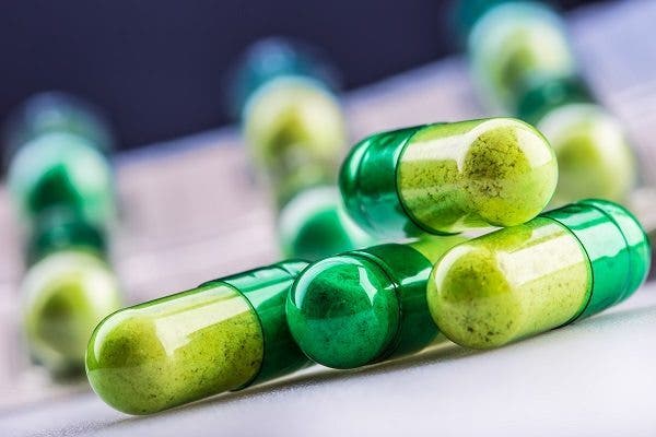 Otro equipo de la UNAM ha desarrollado microcápsulas a partir del mucílago o jugo viscoso de las plantas nopal y sábila (alóe) para alargar la vida de los compuestos alimenticios.En la imagen una cápsula vegetal de mucílagos (Foto: ID y UNAM)