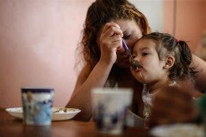 Esofagitis, eosinofílica, disfagia, dolor, comida, comedor, malnutrición, niños