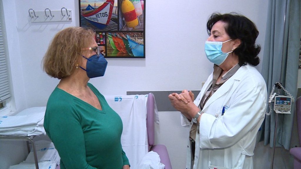 paciente y doctora enfermedades vasculares