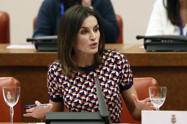 Reina Letizia tiene covid, aunque es leve
