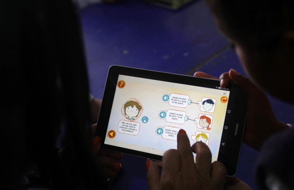 manual, avión, niños, autismo, tablet