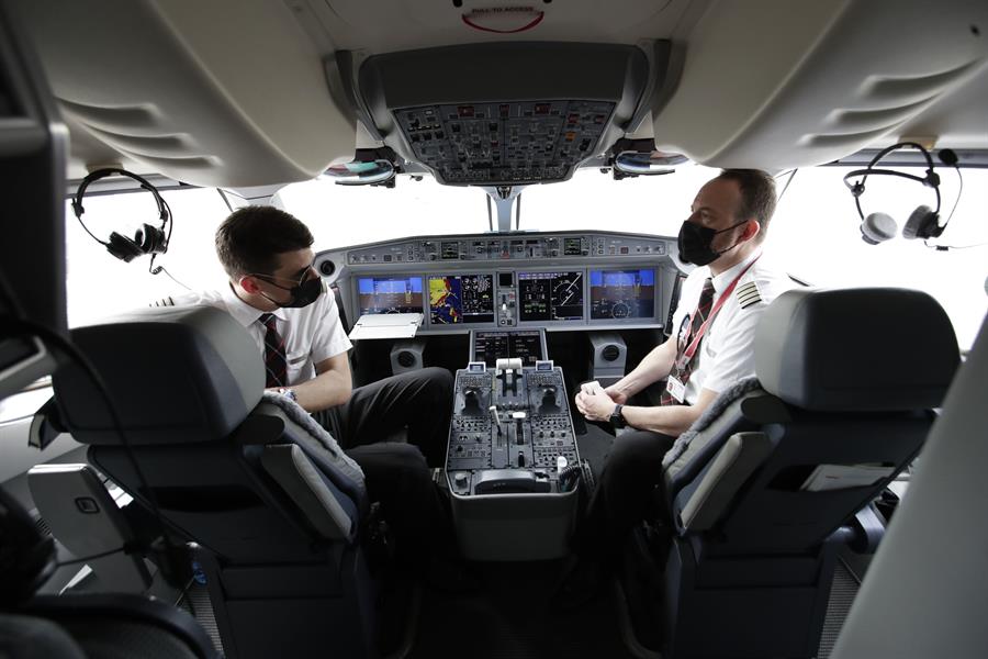Pilotos avión problemas salud