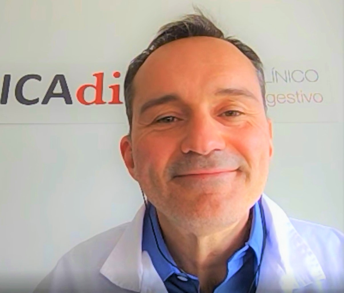 Médicos especialistas en endoscopia digestiva avanzada.